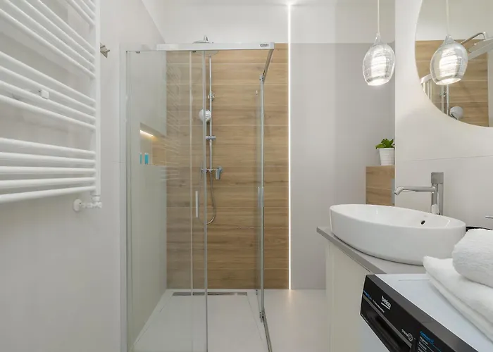 Bronowicka 715 By Bookinghost